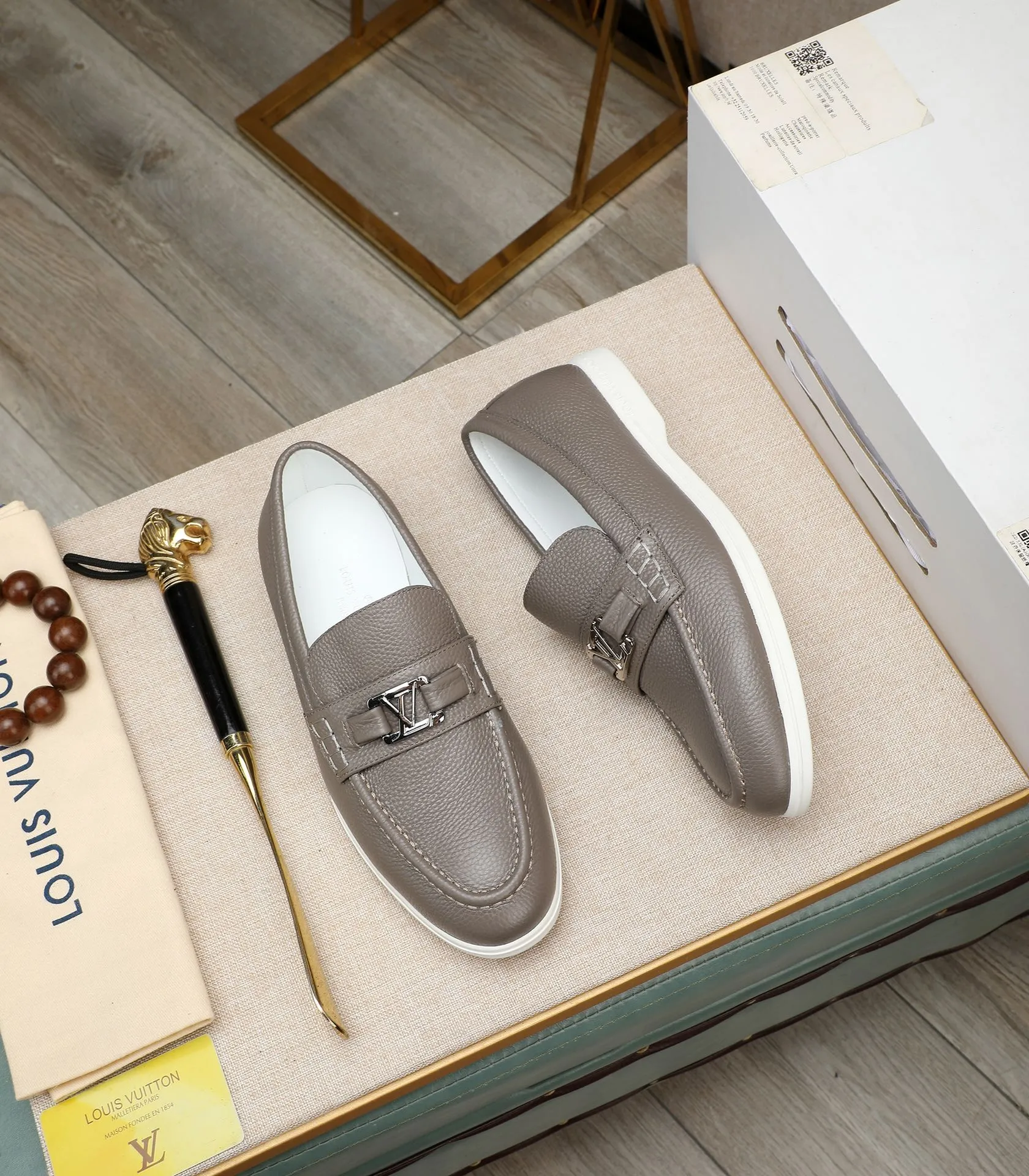 Men's shoes 💰560 📛📛【LOUIS VUITTON】Louis Vuitton 2024 official website synchronized new products 👟Milan fashion catwalk style 🇰🇾🇰🇾LV family logo, celebrity style, a must-have for fashionistas ⚠️First-layer calfskin ➕Genuine leather lining ➕Official website original version special outsole 👞Number 38-44
